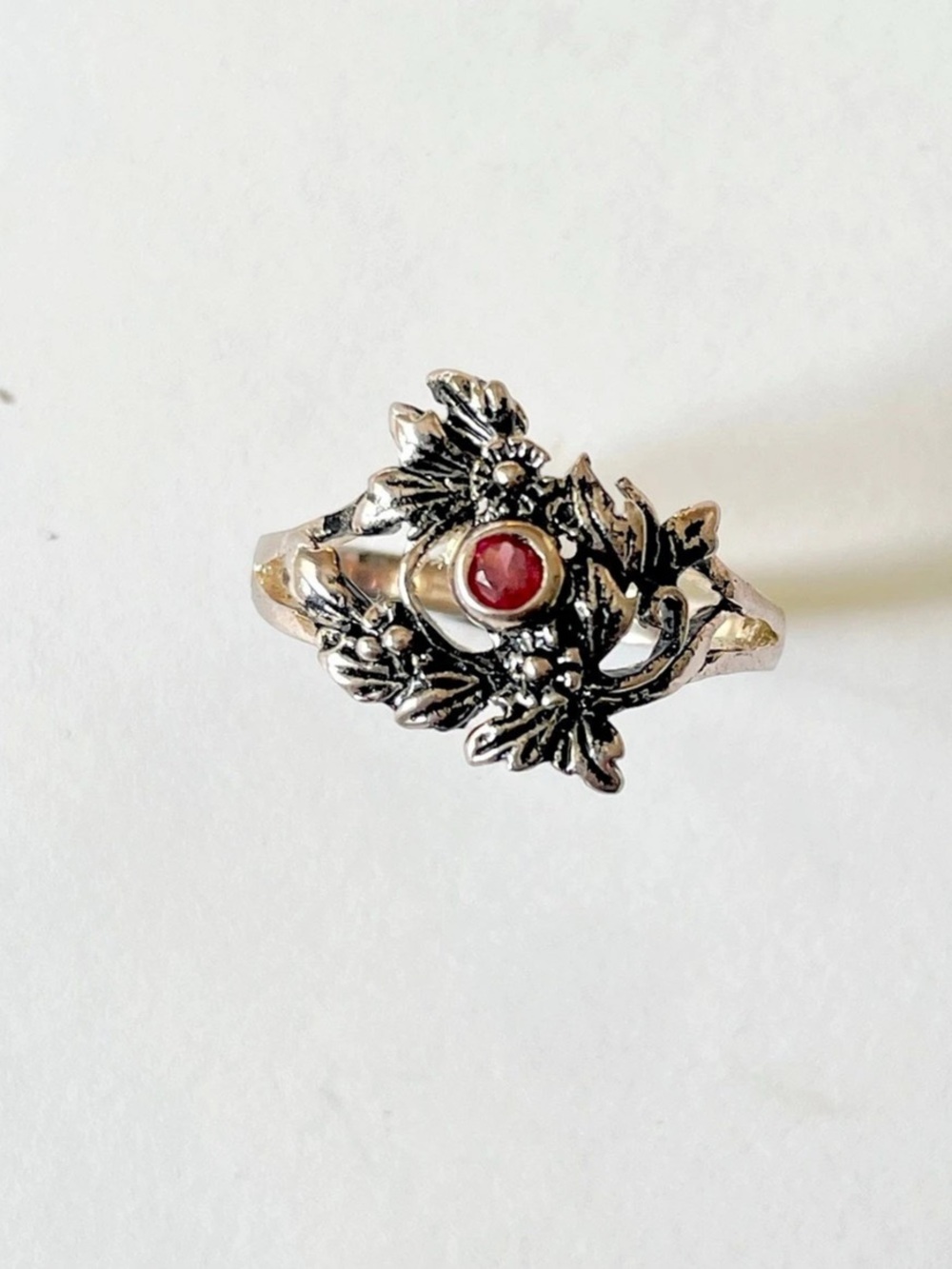 925 Sterling Silver Natural Garnet Floral Ring US: 7,8&9